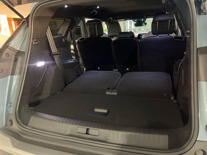 2025 Peugeot 5008 Allure Hybrid