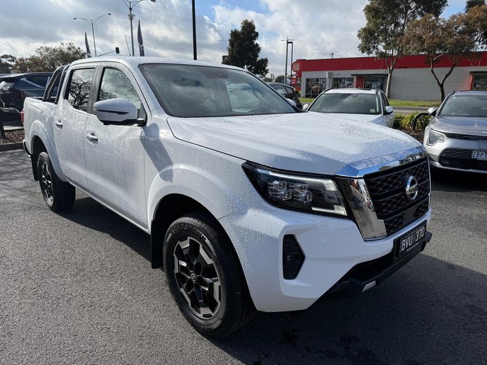 2022 Nissan Navara ST-X
