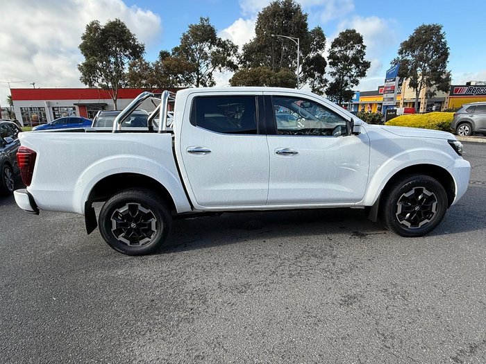 2022 Nissan Navara ST-X