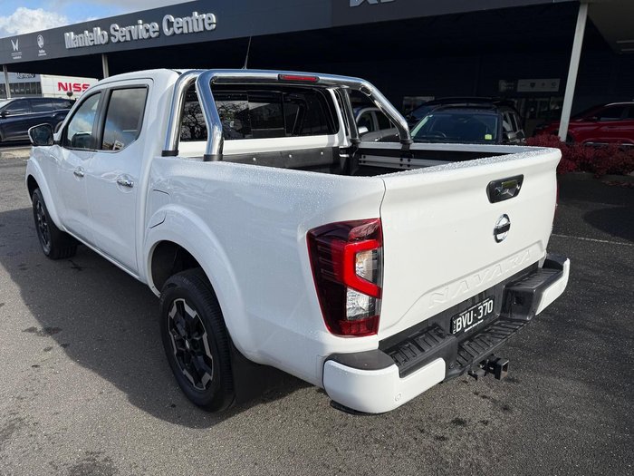 2022 Nissan Navara ST-X