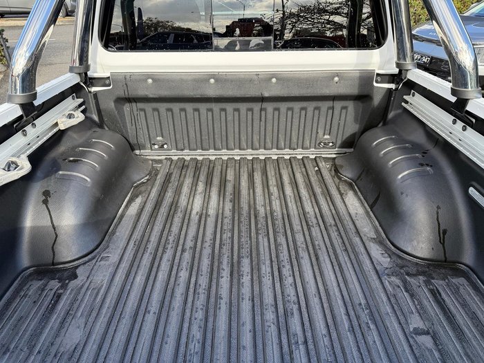 2022 Nissan Navara ST-X