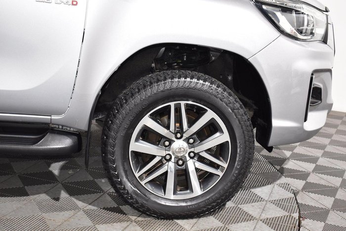 2020 Toyota Hilux SR5