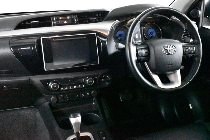 2020 Toyota Hilux SR5