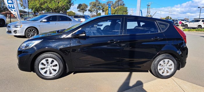 2017 Hyundai Accent Active