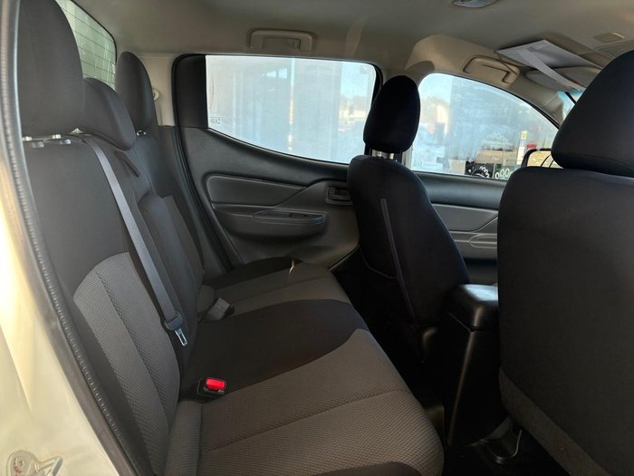 2015 Mitsubishi Triton GLX