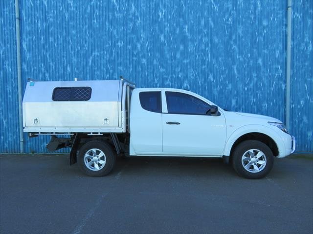 2016 Mitsubishi Triton GLX Club Cab