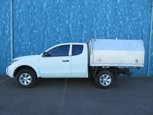 2016 Mitsubishi Triton GLX Club Cab