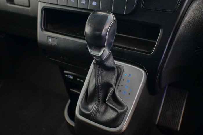 2022 Hyundai STARIA LOAD
