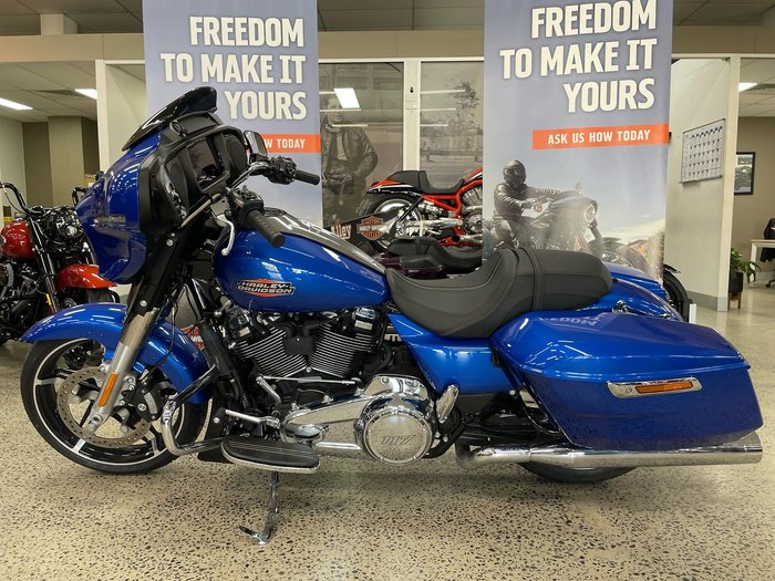 2025 Harley-Davidson Street Glide 117 (FLHX) Touring Blue