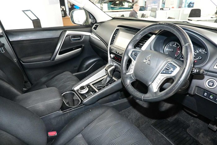 2021 Mitsubishi Pajero Sport GLX