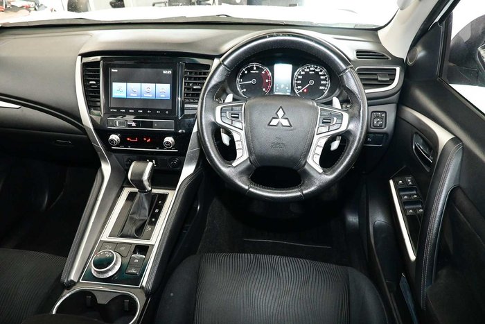 2021 Mitsubishi Pajero Sport GLX