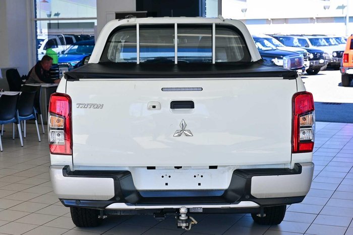 2022 Mitsubishi Triton GLX