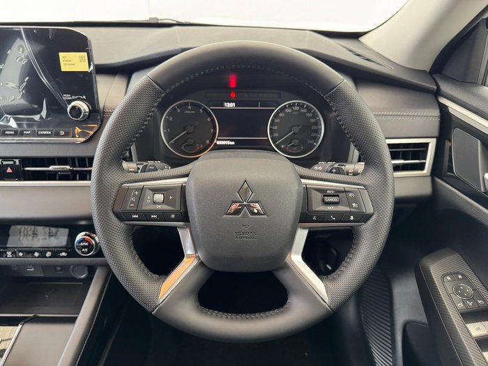 2024 Mitsubishi Outlander LS