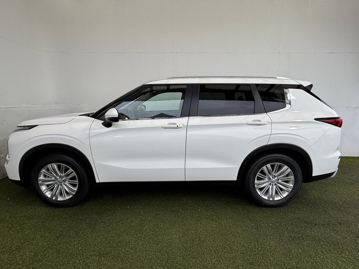 2024 Mitsubishi Outlander LS