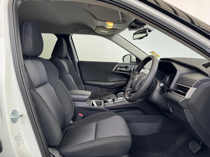 2024 Mitsubishi Outlander LS