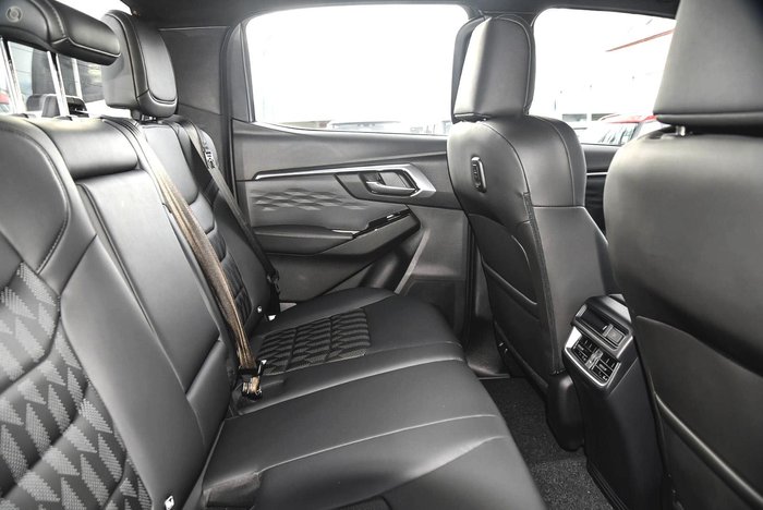 2025 Isuzu D-MAX LS-U+