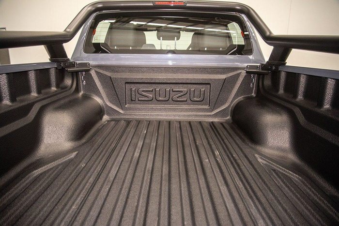 2025 Isuzu D-MAX BLADE
