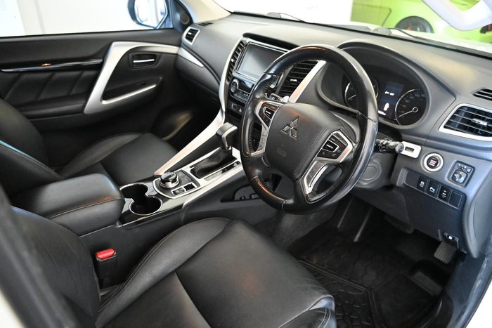 2017 Mitsubishi Pajero Sport GLS