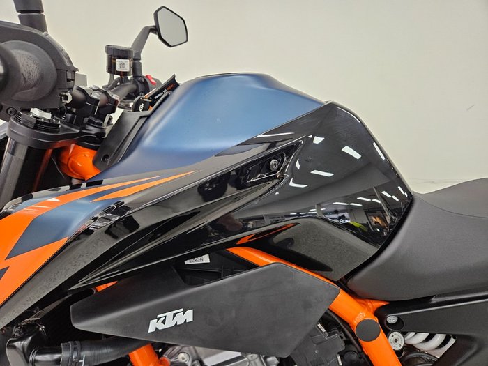 2023 Ktm 890 DUKE R Blue