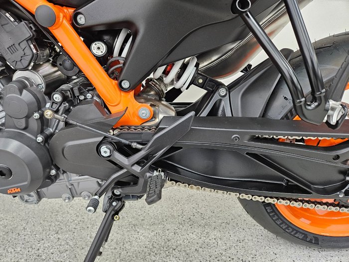 2023 Ktm 890 DUKE R Blue