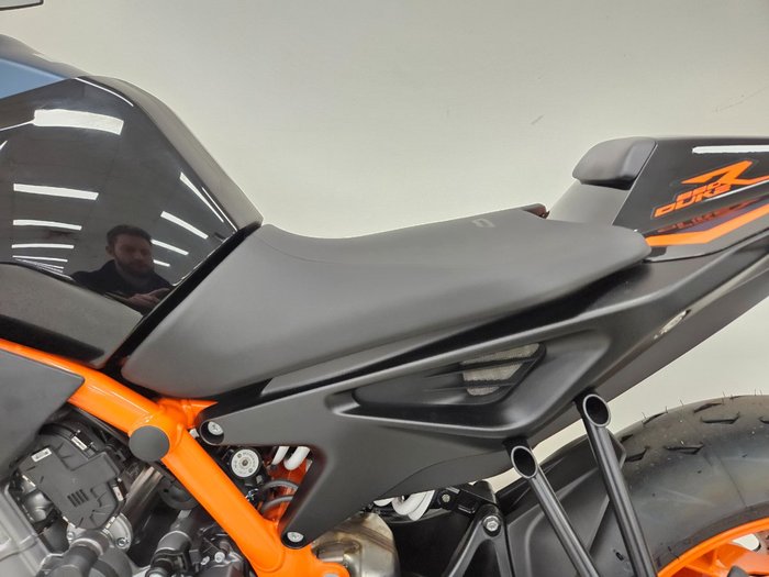 2023 Ktm 890 DUKE R Blue