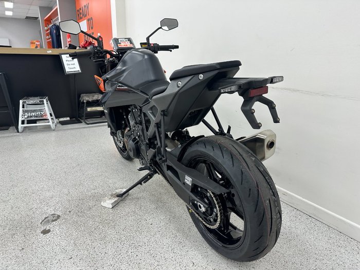 2024 Ktm 990 DUKE Orange