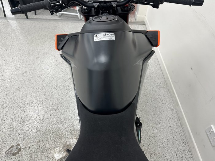 2024 Ktm 990 DUKE Orange