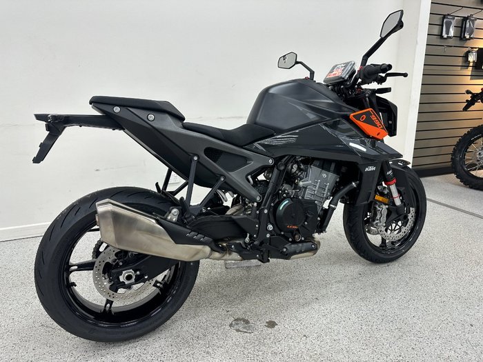 2024 Ktm 990 DUKE Orange