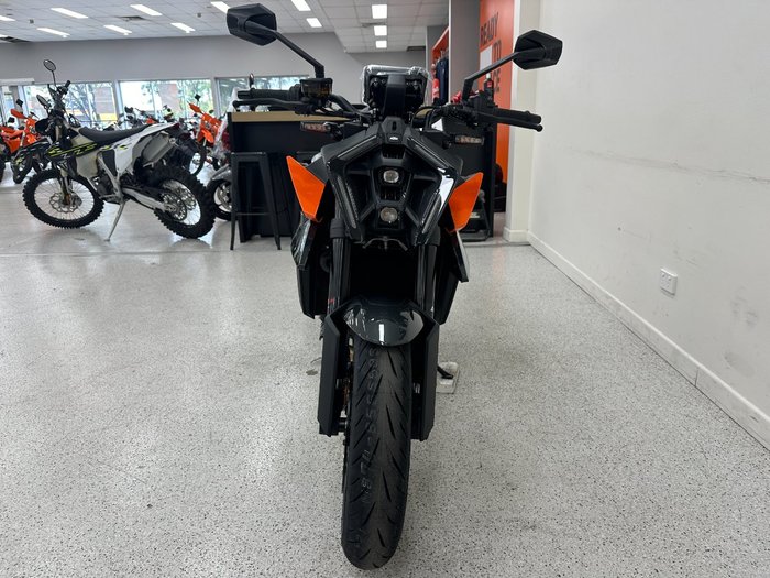 2024 Ktm 990 DUKE Orange