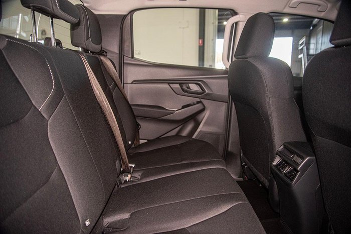 2025 Isuzu D-MAX SX