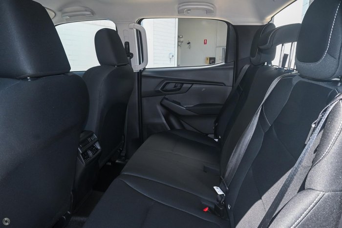 2025 Isuzu D-MAX SX