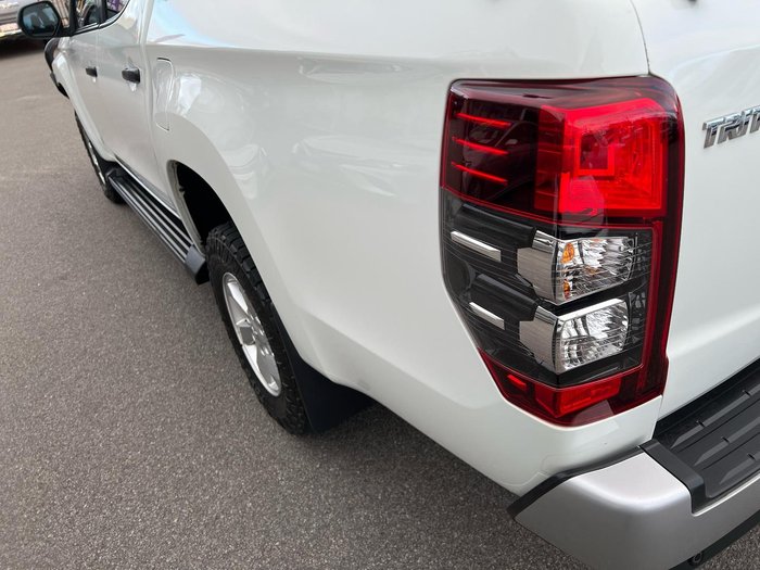 2023 Mitsubishi Triton GLX+