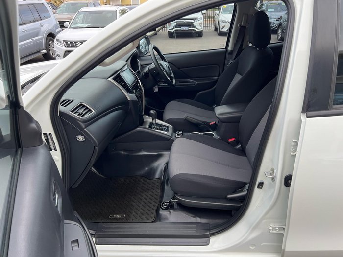 2023 Mitsubishi Triton GLX+