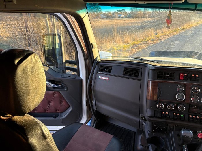 2017 Kenworth T610 Series T610SAR