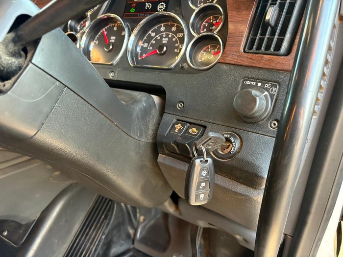2017 Kenworth T610 Series T610SAR