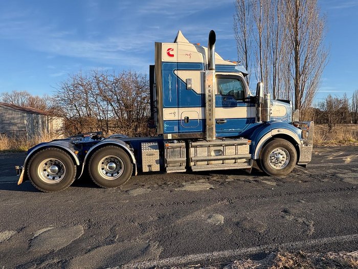 2017 Kenworth T610 Series T610SAR