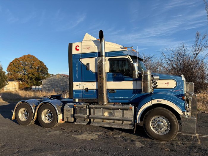 2017 Kenworth T610 Series T610SAR