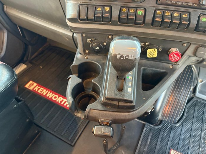 2017 Kenworth T610 Series T610SAR