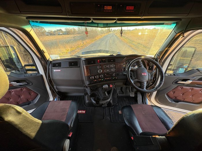 2017 Kenworth T610 Series T610SAR