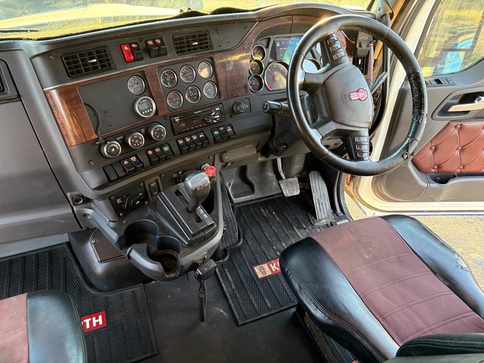 2017 Kenworth T610 Series T610SAR