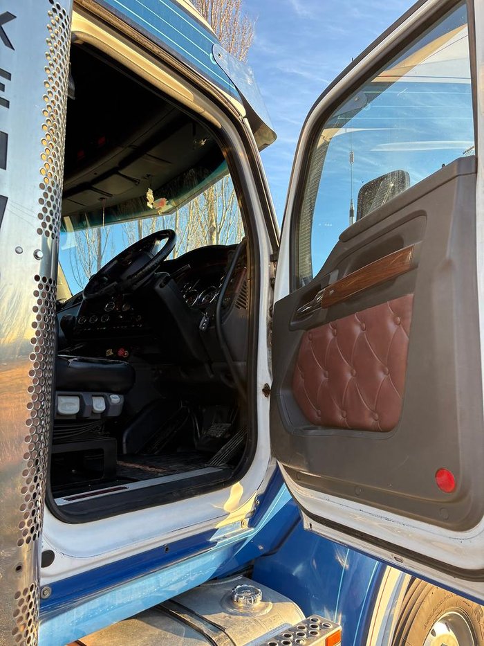 2017 Kenworth T610 Series T610SAR