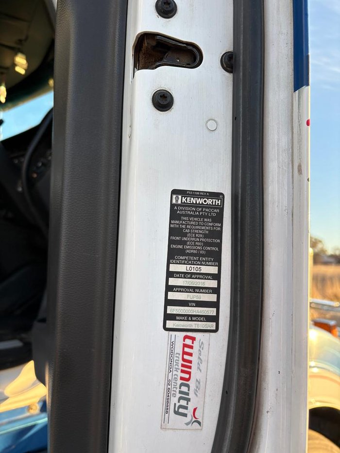 2017 Kenworth T610 Series T610SAR