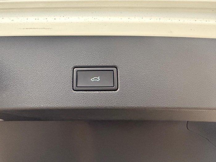 2025 Volkswagen T-Roc 140TSI R-Line