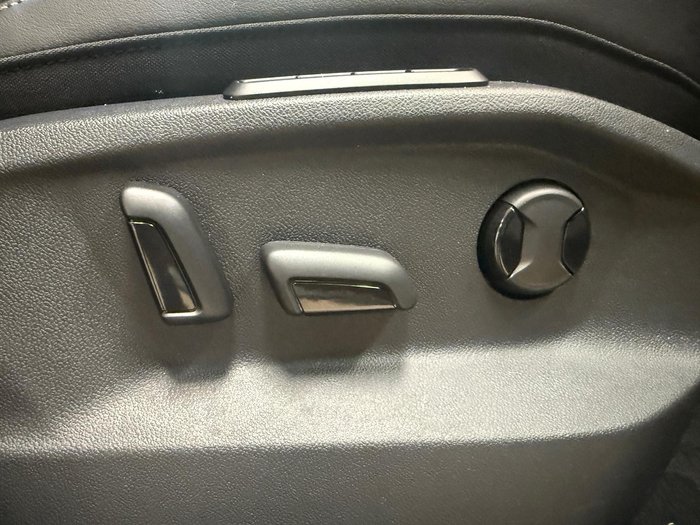 2025 Volkswagen T-Roc 140TSI R-Line