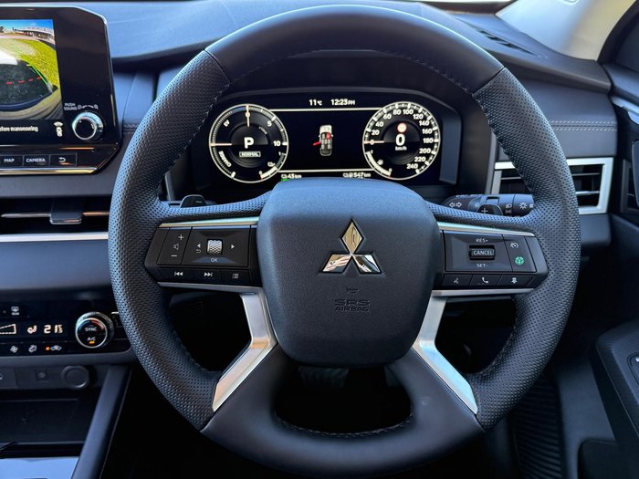 2025 Mitsubishi Outlander PHEV Exceed