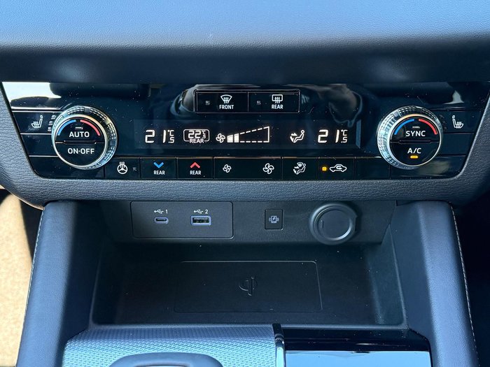 2025 Mitsubishi Outlander PHEV Exceed