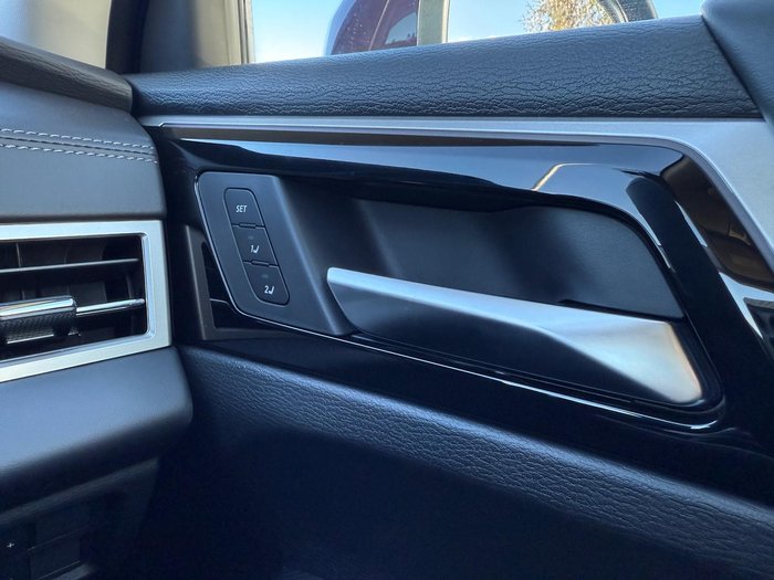 2025 Mitsubishi Outlander PHEV Exceed