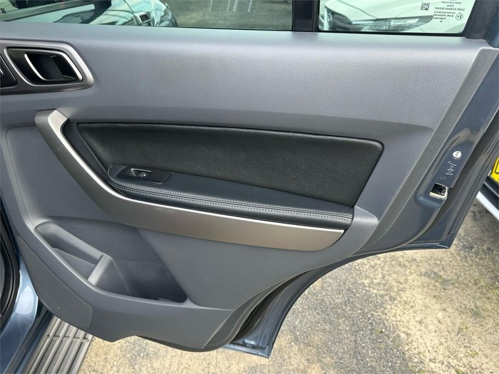 2016 FORD EVEREST TREND