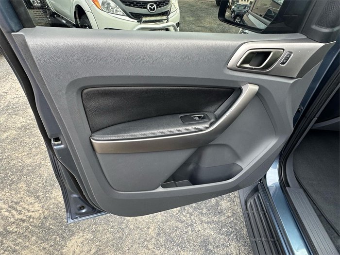 2016 FORD EVEREST TREND