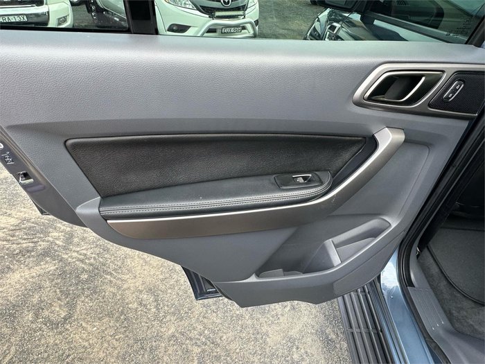 2016 FORD EVEREST TREND